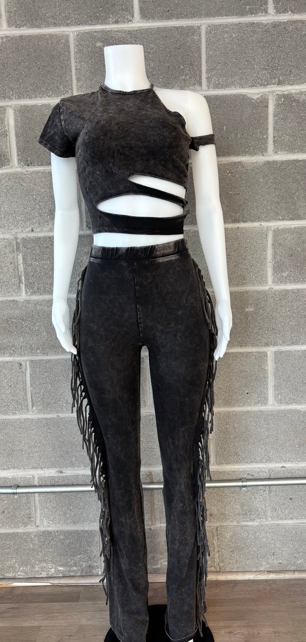 Cutout Fringe Set