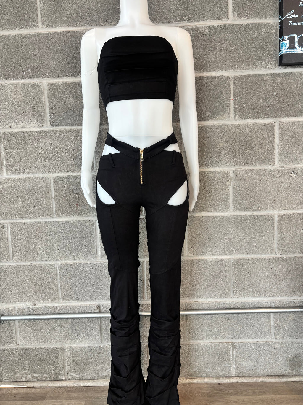 Cut Out Set